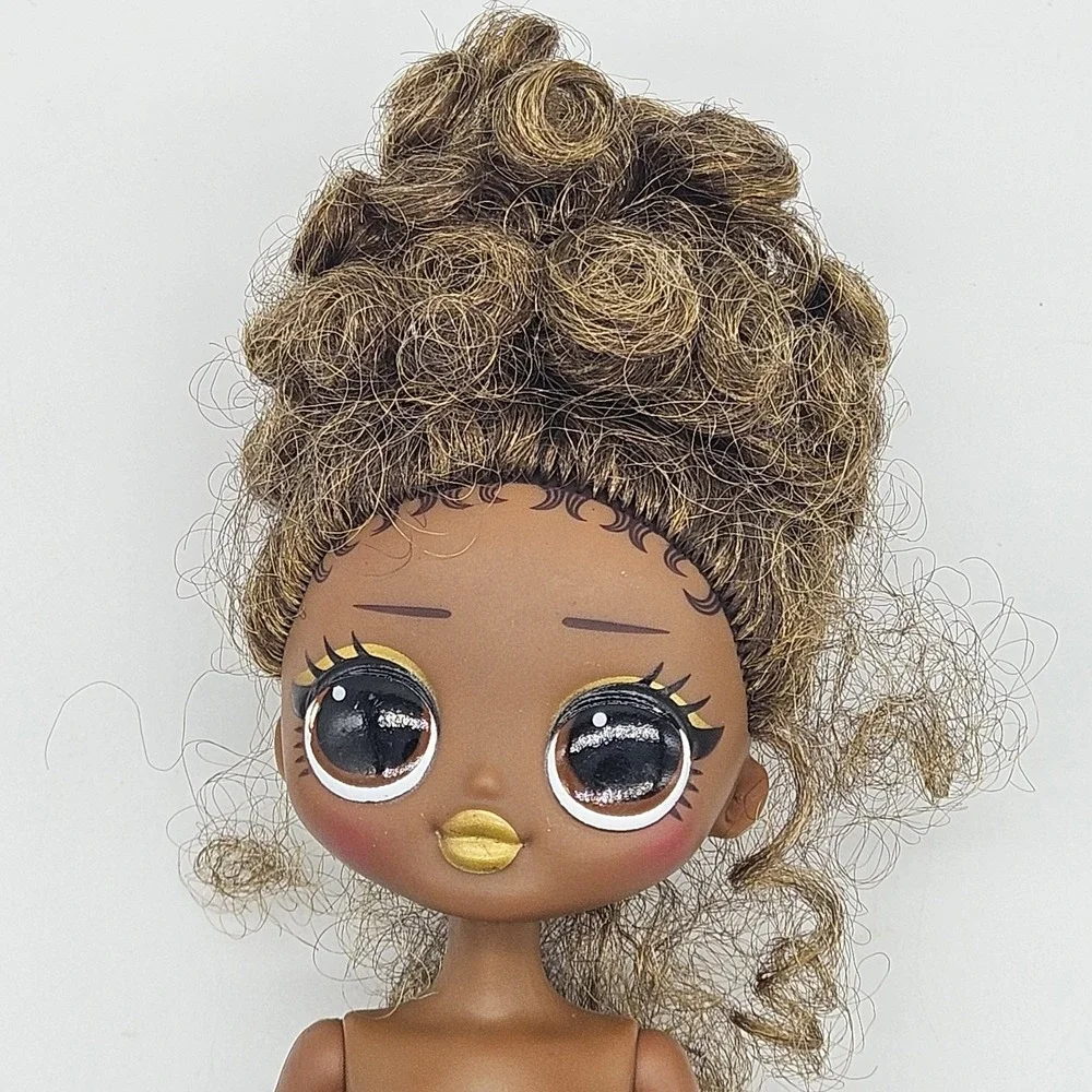 LOL Surprise OMG Royal Bee Series 1 Fashion Doll 9